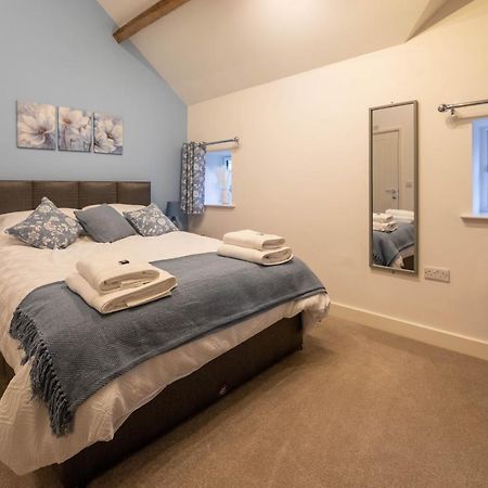 Caer Fedwen Barns Clwyd Cottage Two Bed, Barn Conversion With Private Hot Tub Bodfari Exterior photo