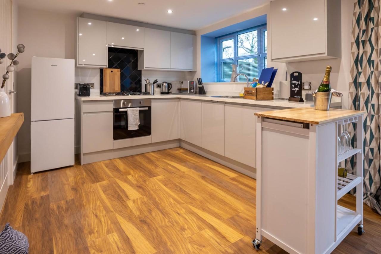 Caer Fedwen Barns Clwyd Cottage Two Bed, Barn Conversion With Private Hot Tub Bodfari Exterior photo